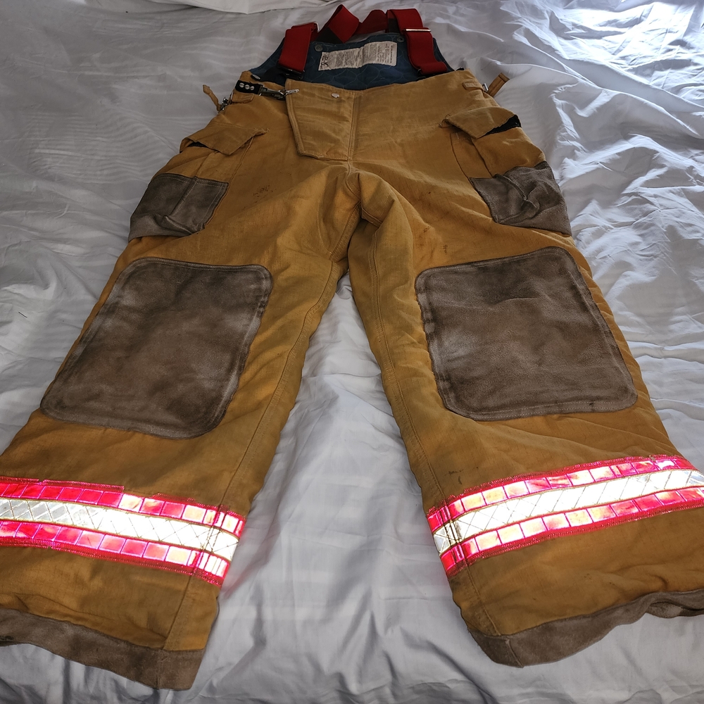 Quaker Safety Firefighter Tan Pants with Reflective Stripes Size 38/29 Used